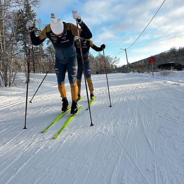 Fit im Schnee mit Fischer