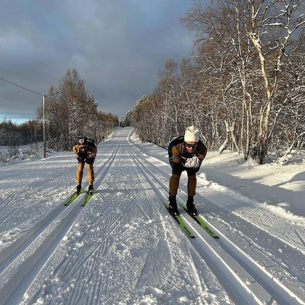 Fit im Schnee mit Fischer